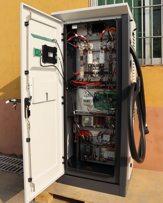 Hotele Apartamenty 3 fazy Ładowarka Ev Dual Smart DC Szybki samochód elektryczny 150-1000V