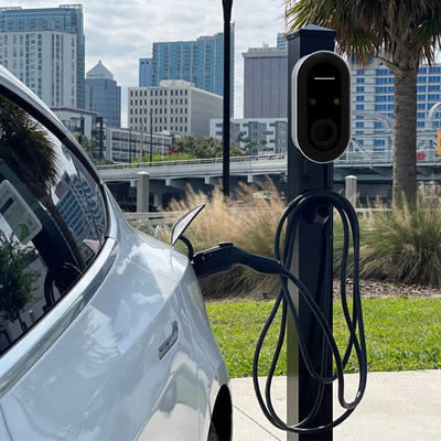 Ładowarka elektryczna typu 2 32A 3-fazowa dla przenośnego modelu Tesla 3 z częstotliwością sieci 50Hz±10Hz