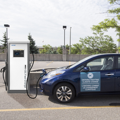 AC 0A-92A Zakres prądu wejściowego 60KW DC 0-100A Prąd wyjściowy CCS Ładowarka samochodowa dla Benz EQC