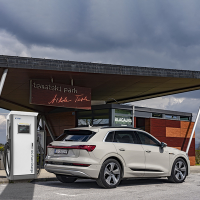 60KW-120KW Typ 3 EVCS Plug In DC E Pojazd EV Stacja szybkiego ładowania